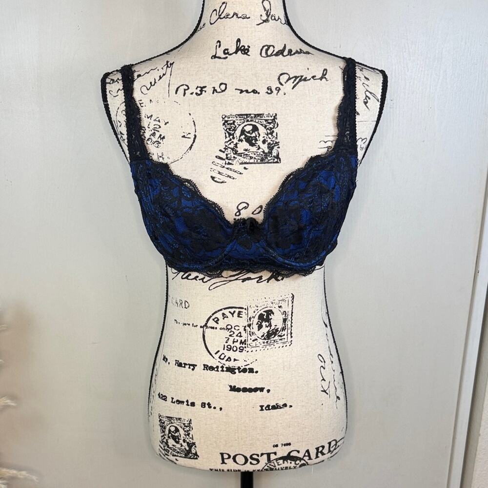 Victoria's Secret Elegant Lace Underwire Bra in Blue with Black Lace size 36C